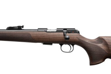 22LR sol el sürgülü tüfek ahşap stok ve alıcısı açık görüş, beyaz izole.