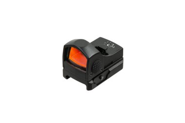 Siyah bir tabanca, beyaz bir arka planda izole edilmiş renkli lensli kırmızı nokta görüşü..