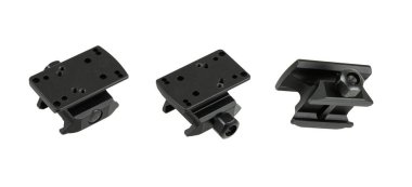 Çeşitli açılardan gösterilen ve beyaz bir arkaplanda izole edilmiş üç adet siyah ateşli silah bağlantısı ya da baz..