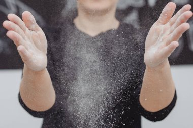 Baker un restoran mutfak ile el çırp