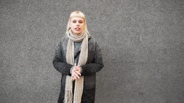 Fiatal Boldog Zavart Egyetemi Hallgató Lány Szorongásos Roham Készül Egy — Stock videók