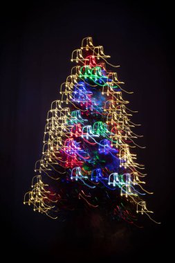 Parlak ve renkli Noel ağacı