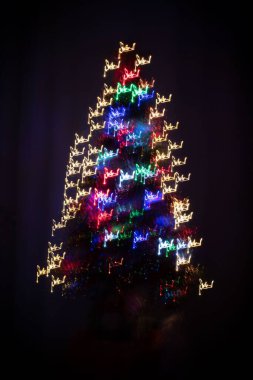 Parlak ve renkli Noel ağacı