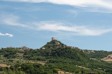 Rocca di Tentennano panoramik görünüm