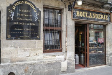 Bordeaux, Fransa - 26 Temmuz 2022: Au Petrin Moissagais, Bordeaux 'daki en eski fırın