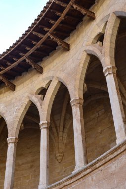 Palma, İspanya - 8 Kasım 2022: Castel de Bellver, Mallorca 'ya bakan dairesel bir kale.