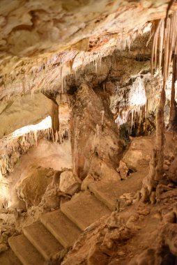 Porto Cristo, Mallorca, İspanya - 9 Kasım 2022: Cuevas del Drach 'taki yeraltı mağaraları