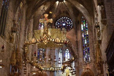 Palma de Mallorca, İspanya - 10 Kasım 2022: Gaudi Altar 'ı Palma Seo Katedrali Bazilikası' nda tasarladı.