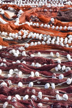 Port de Soller, Mallorca, İspanya - 11 Kasım 2022: Port de Soller limanında balık ağları