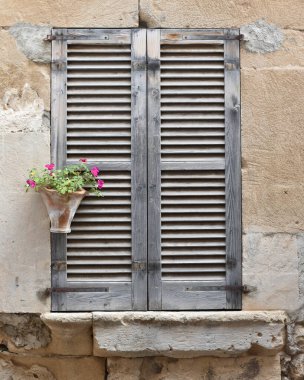 Geleneksel Mallorcan pencere panjurları. Soller, Mallorca, Balear Adaları, İspanya