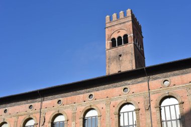 Bologna, İtalya - 16 Kasım 2022: Palazzo del Podesta ve Piazza Maggiore, Bologna