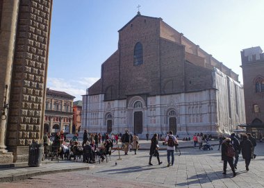Bologna, İtalya - 16 Kasım 2022: Basilica di San Petronio, Piazza Maggiore, Bologna, Emilia Romagna Bölgesi 'nin başkenti