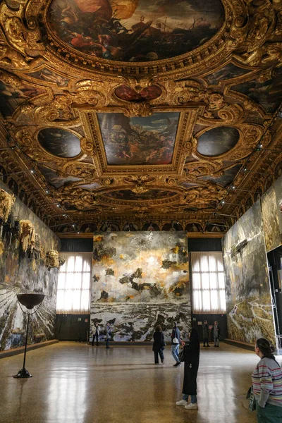 Veneza Itália Novembro 2022 Exposição Anselm Kiefer Nos Corredores Palácio — Fotografia de Stock