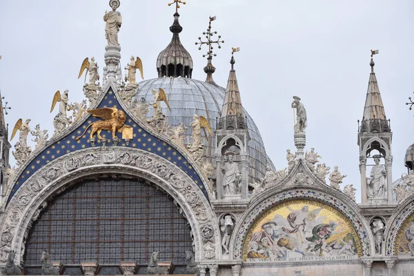 意大利威尼斯 2022年11月14日 圣马可大教堂镀金圆顶 — 图库照片