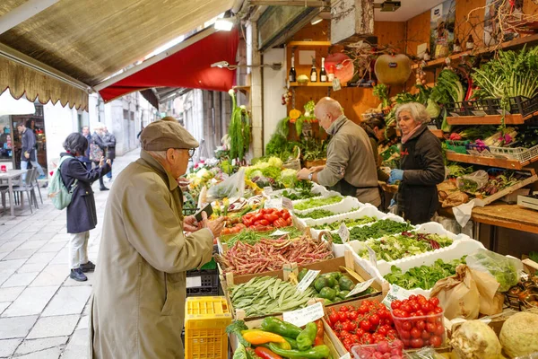 stock image Venice, Italy - 15 Nov, 2022: Fresh fruit and vegetables on sale at the Mercato di Rialto market