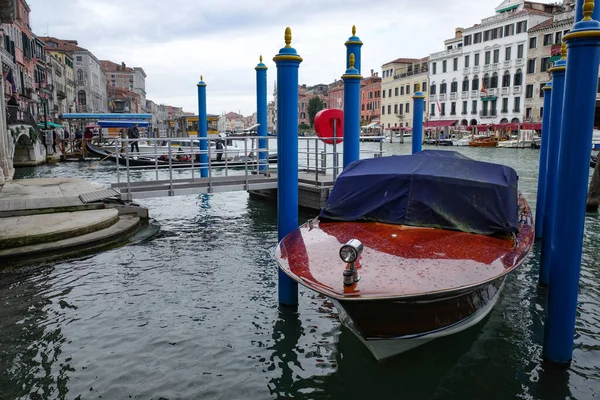 Νοε 2022 Βενετία Ιταλία Μηχανοκίνητα Σκάφη Στο Μεγάλο Κανάλι Της — Φωτογραφία Αρχείου