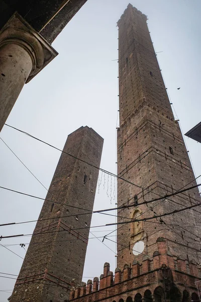 Bologna Italien Nov 2022 Die Beiden Berühmten Fallenden Türme Von — Stockfoto