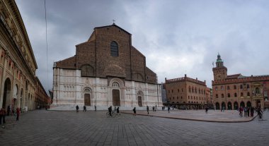 Bologna, İtalya - 16 Kasım 2022: Basilica di San Petronio, Piazza Maggiore, Bologna, Emilia Romagna Bölgesi 'nin başkenti