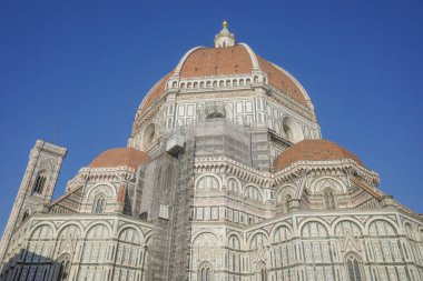 Floransa, İtalya - 21 Kasım 2022: Piazza del Duomo 'daki Floransa Katedrali' nin dış görünüşü