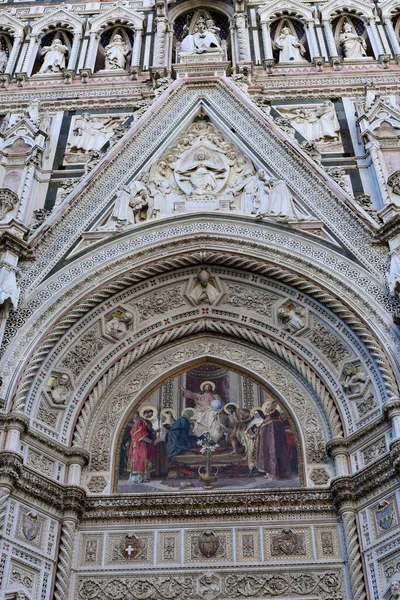 意大利佛罗伦萨 2022年11月21日 位于多摩广场的佛罗伦萨大教堂的外部景观 — 图库照片