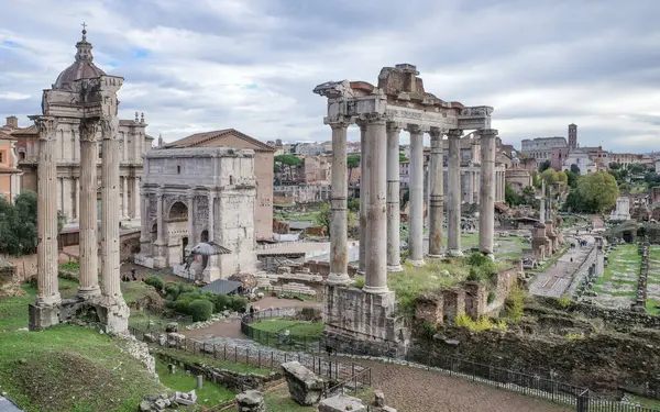 Рим Италия Ноября 2022 Года Храм Сатурна Виды Вдоль Римского — стоковое фото