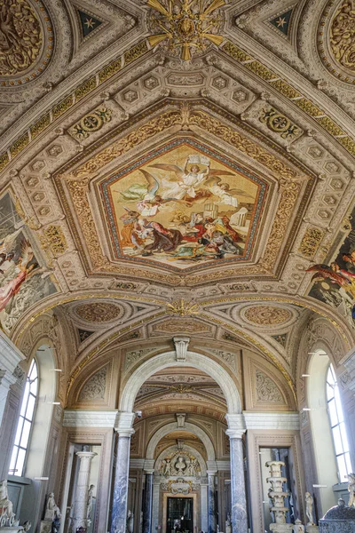 意大利罗马 2022年11月26日 梵蒂冈博物馆的Galleria Degli Arazzi 挂毯画廊 — 图库照片