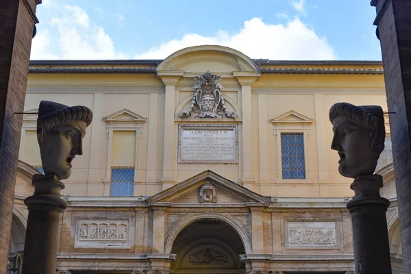 意大利罗马 2022年11月27日 科蒂利亚 奥托格诺 贝尔韦代雷宫的内院 梵蒂冈博物馆 — 图库照片