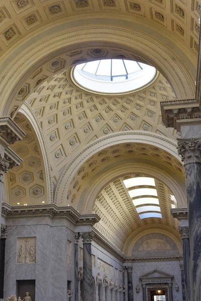 Рим Италия Ноября 2022 Года Мраморные Скульптуры Бюсты Музее Кьярамонти — стоковое фото
