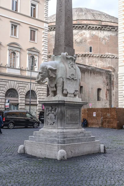 意大利罗马 2022年11月26日 在罗马Pantheon附近的Minerva Obelisco Della Minerva 的大象与方尖碑 — 图库照片