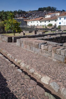 Cusco, Peru - 5 Aralık 2022: Kusicancha arkeolojik alanı, İnka harabeleri