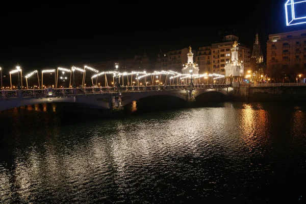 San Sebastian Espanha Dezembro 2022 Iluminações Natal Longo Rio Urumea — Fotografia de Stock