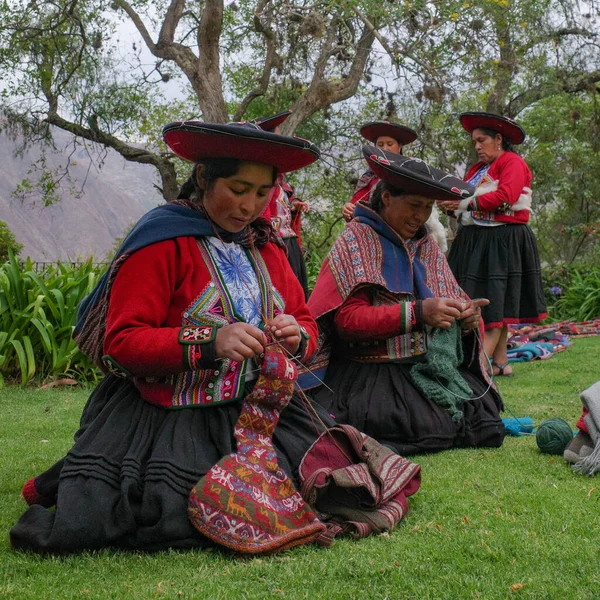 Cusco Perú Diciembre 2022 Tejedores Del Centro Cuzco Textiles Tradicionales — Foto de Stock