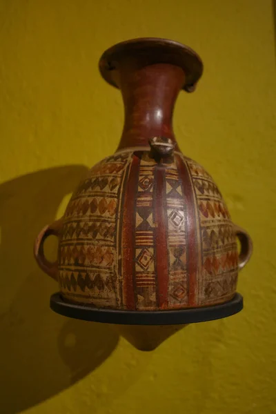 Cusco Peru Dezembro 2022 Vasos Antigos Qero Inca Exibição Coleção — Fotografia de Stock