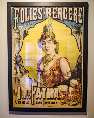 Kazablanka, Fas - 9 Şubat 2023: Abderrahman Slaoui Vakıf Müzesi 'nde sergilenen sanat çalışmaları