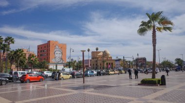 Marakeş, Fas - 9 Şubat 2023 Place de La Gare, Marakeş tren istasyonunun merkezi meydanı