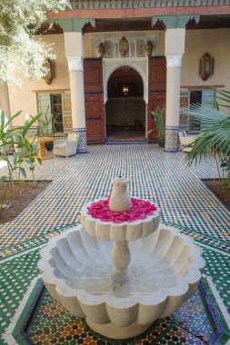 Marakeş, Fas - 25 Şubat 2023: Fas Mutfak Sanatları Müzesi İçişleri Avlusu