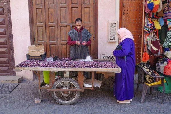 모로코 2023년 Souk 시장에서 카트에서 판매되는 Koutoubia Prickly Pear 선인장 — 스톡 사진