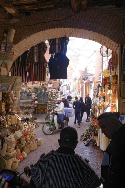 Marrakech Marrocos Fevereiro 2023 Artesanato Venda Mercado Souk Marrakech — Fotografia de Stock