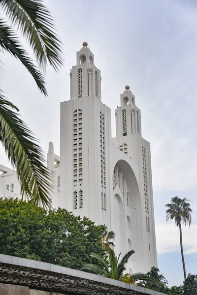 Kazablanka, Fas - 7 Şubat 2023: Sacre Coeur Katedrali, Kazablanka, Fas 'taki eski Katolik İsa' nın Kutsal Kalbi Kilisesi, 1930 yılında inşa edildi.