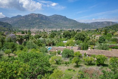 Soller, İspanya - 12 Haziran 2023: GR221 patikasından Soller Vadisi 'nin manzarası. Tramuntana Dağları, Mallorca