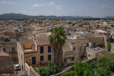 Mallorca, İspanya - 10 Temmuz 2023: Mallorca 'nın Arta kentinin manzarası