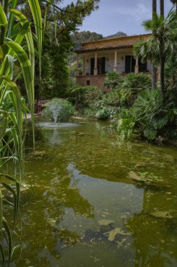 Mallorca, İspanya - 23 Temmuz 2023: Tarihi Jardines de Alfabia botanik bahçeleri, Mallorca