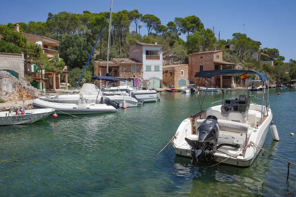 Cala Figuera, İspanya - 28 Temmuz 2023: Mallorca 'nın Cala Figuera kasabasında geleneksel evler