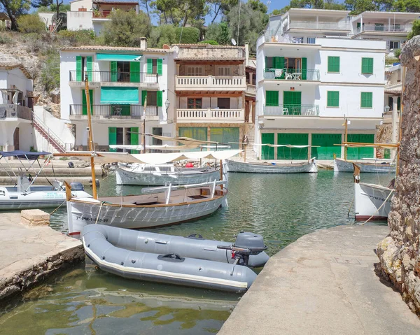 Cala Figuera, İspanya - 28 Temmuz 2023: Mallorca 'nın Cala Figuera kasabasında geleneksel evler