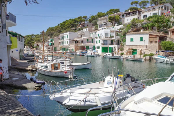 Cala Figuera, İspanya - 28 Temmuz 2023: Mallorca 'nın Cala Figuera kasabasında geleneksel evler
