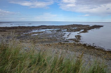 Beadnell, İngiltere - 12 Temmuz 2023: Beadnell, Northumberland 'dan Kuzey sahili manzarası