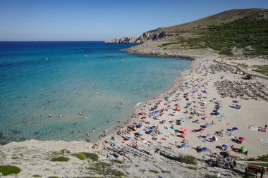 Mallorca, İspanya - 30 Ekim 2023: Cala Mesquida, Mallorca Plajı