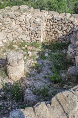 Mallorca, İspanya - 8 Ekim 2023: Puig de sa Marisca arkeoloji alanı, Santa Ponsa, Mallorca