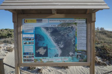 Mallorca, İspanya - 1 Kasım 2023: Platja d 'Es Trenc plajı
