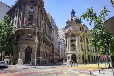 Santiago, Şili - 26 Kasım 2023: Eski Santiago kentindeki Yapılandırma de la Bolsa borsa binası
